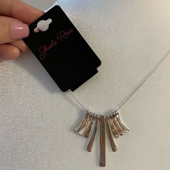 🎉 Host Pick 🎉 Silver Plated Necklace - Picture 3 of 4